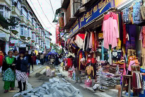 It's difficult to get a view of the mountain peaks